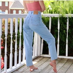 Vintage Levi High Waisted Jeans!